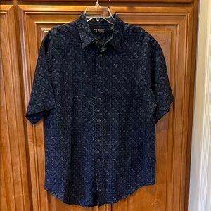 Roundtree and York Dark Patterned Men's Shirt-Excellent condition